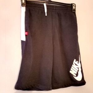 Nike Boys Black And White Cotton Shorts Size Large
